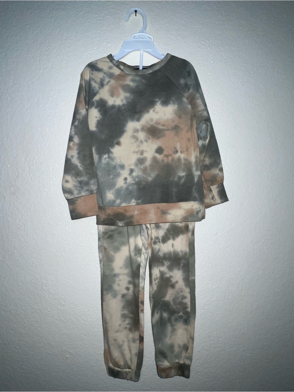 Kidtopia sweatsuit set size XS